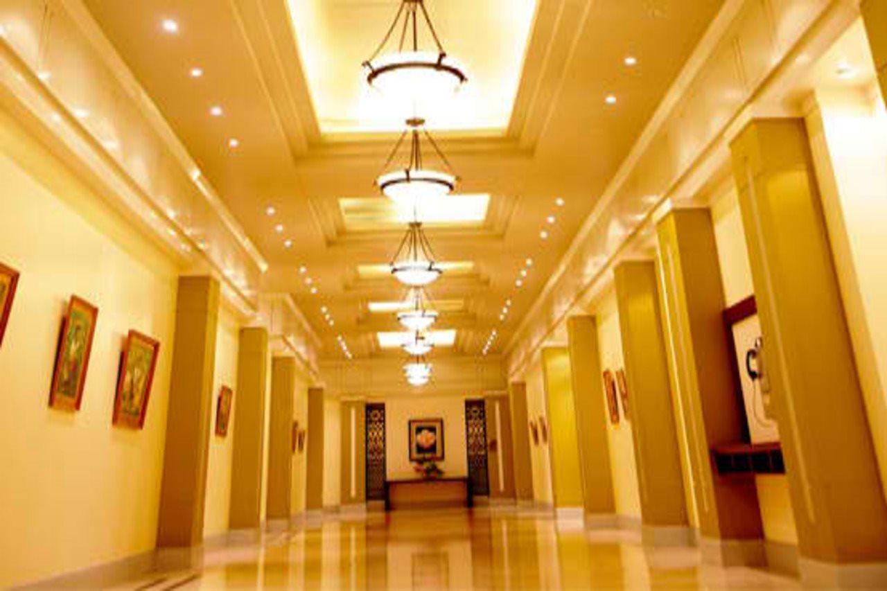 The Royal Mandaya Hotel Davao Exterior foto