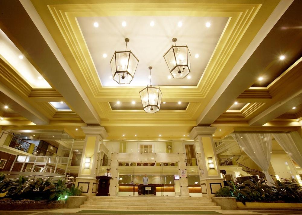 The Royal Mandaya Hotel Davao Exterior foto