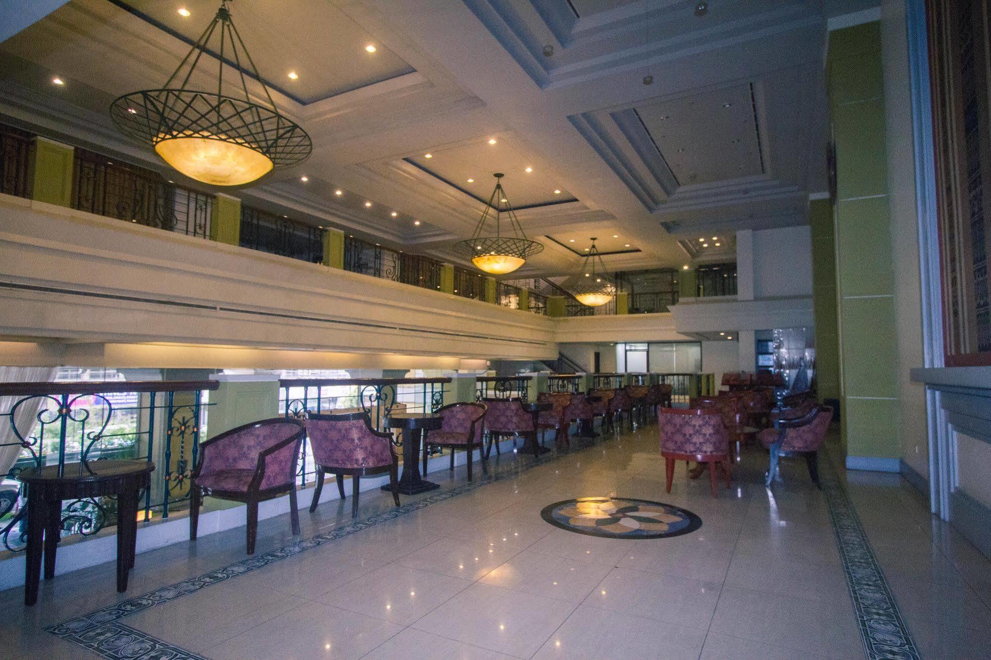 The Royal Mandaya Hotel Davao Exterior foto