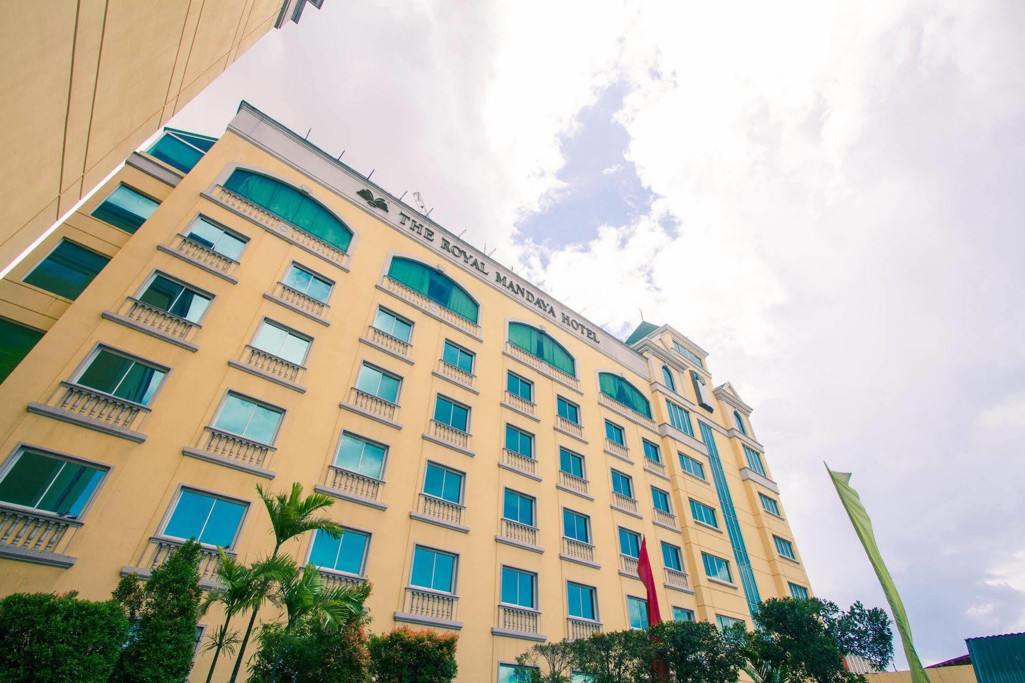 The Royal Mandaya Hotel Davao Exterior foto
